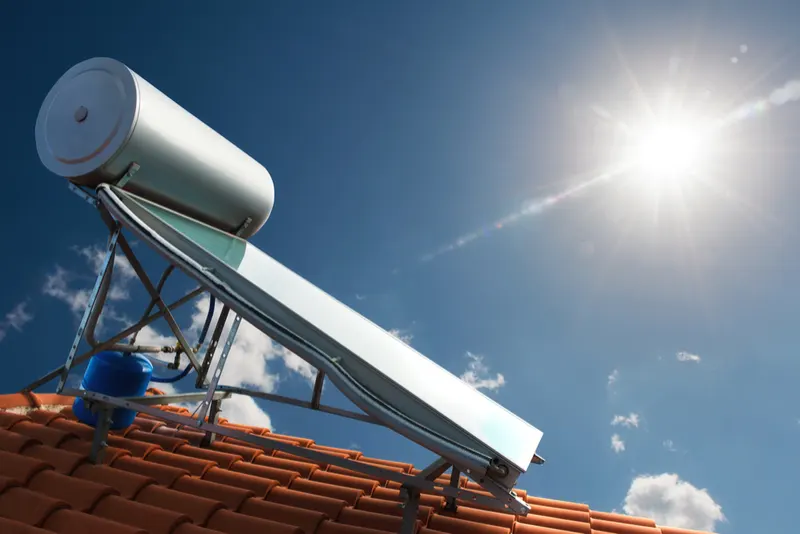 Máy nước nóng năng lượng mặt trời được kiểm tra, bảo trì bảo dưỡng sẽ tăng tuổi thọ sử dụng